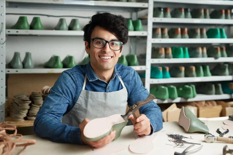 Reparador de calçados, microempreendedor